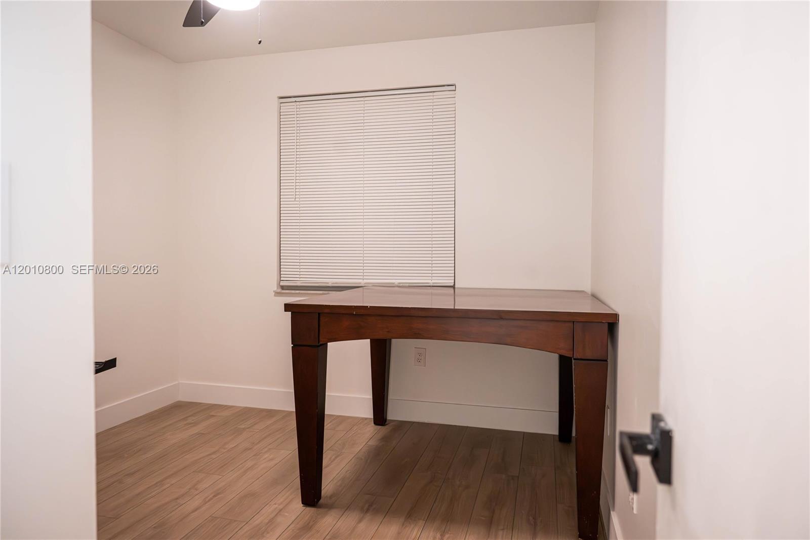 OAKVIEW CONDO #4 - Residential