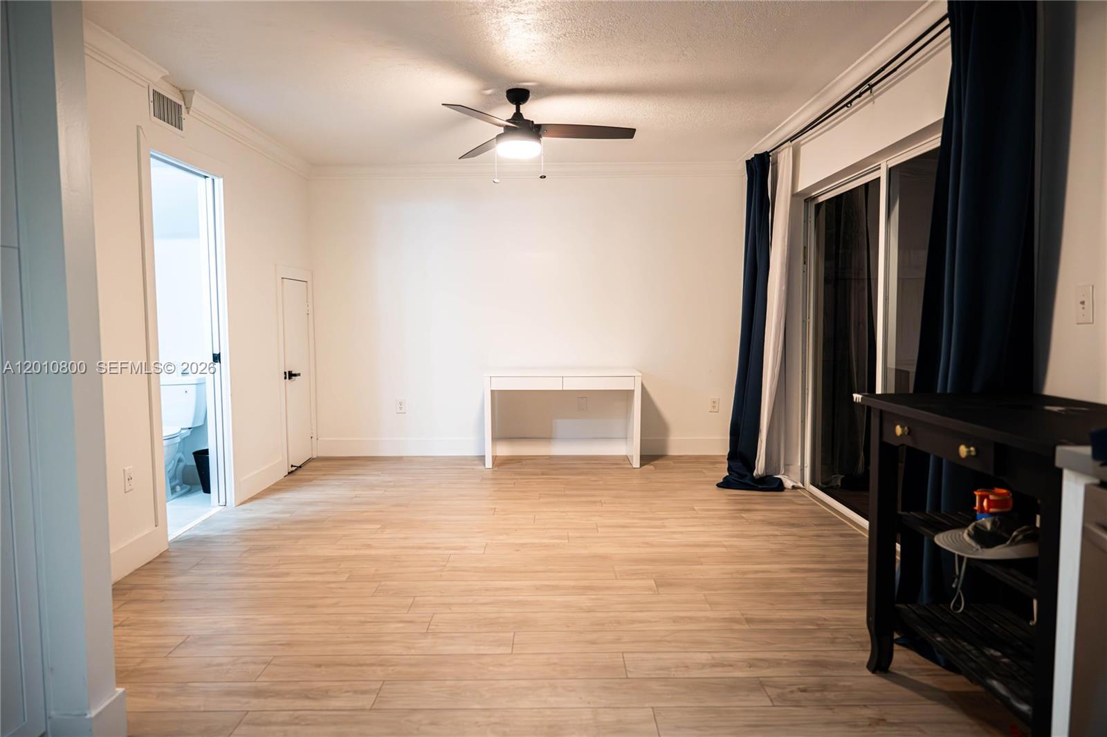 OAKVIEW CONDO #4 - Residential
