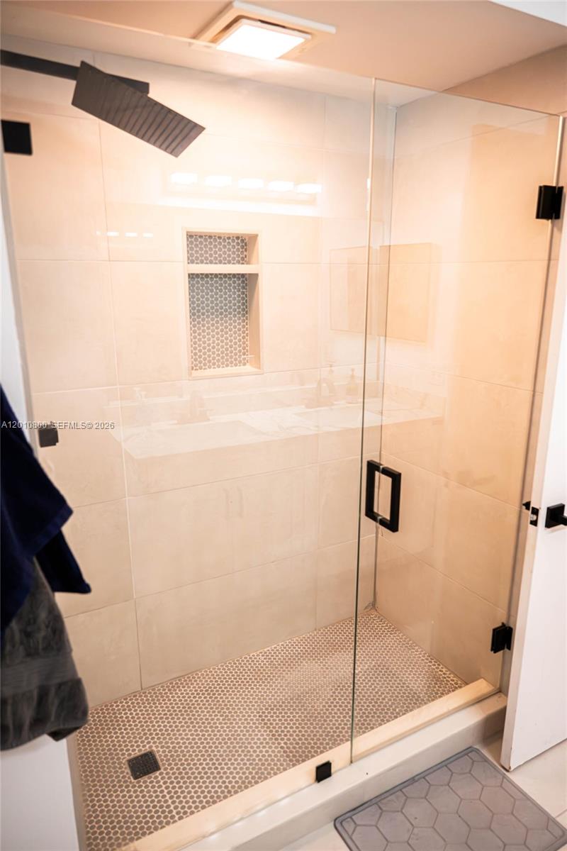OAKVIEW CONDO #4 - Residential