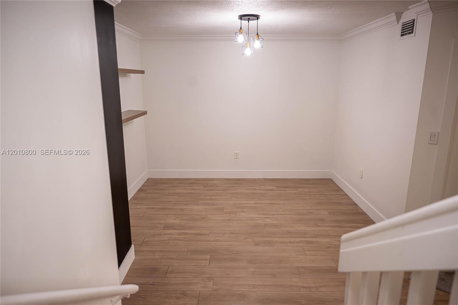 OAKVIEW CONDO #4 - Residential