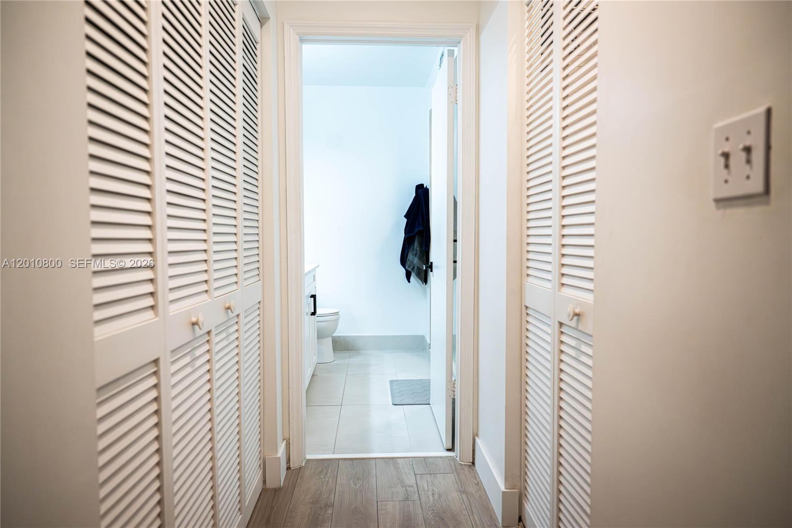 OAKVIEW CONDO #4 - Residential