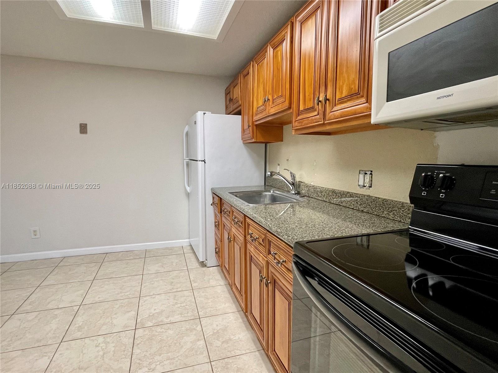 SOUTHGATE VILLAS CONDO - Residential Lease