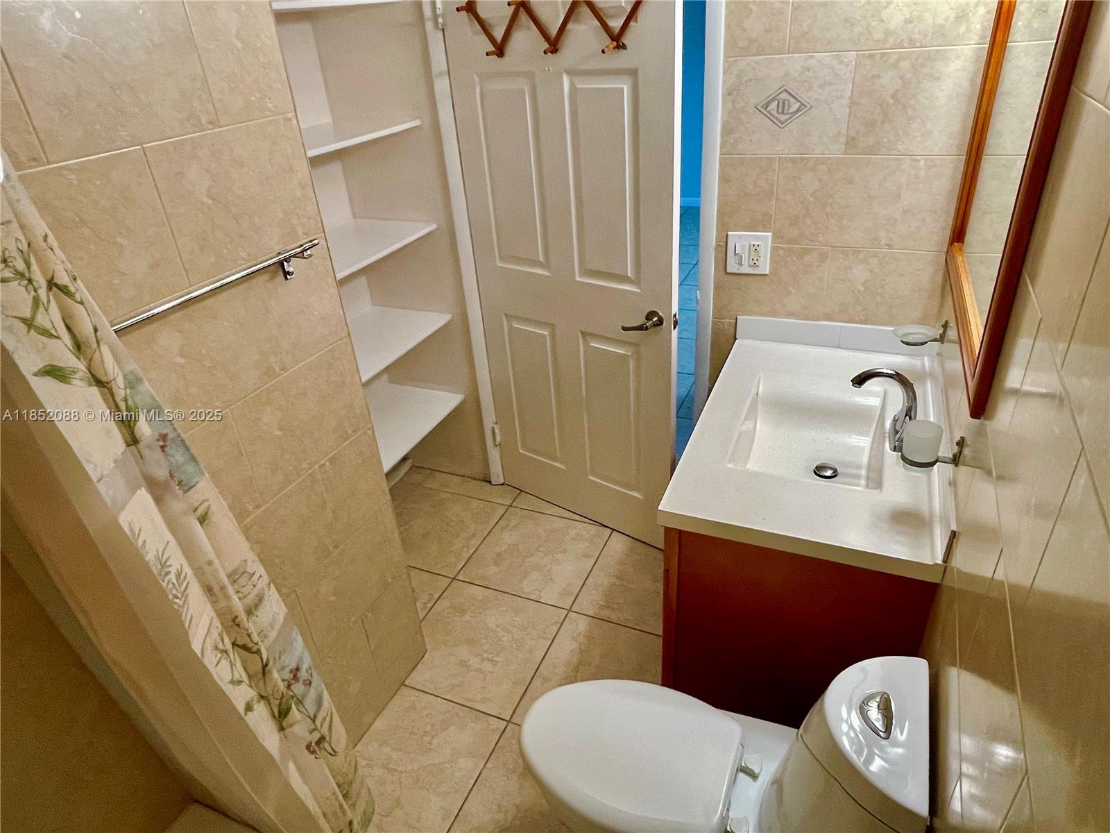 SOUTHGATE VILLAS CONDO - Residential Lease