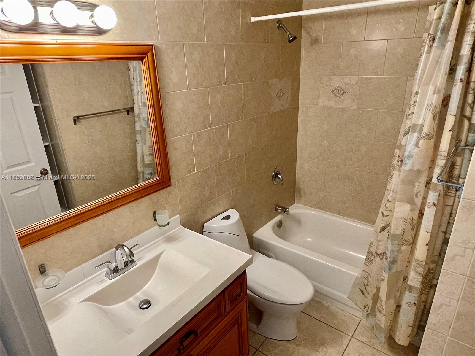 SOUTHGATE VILLAS CONDO - Residential Lease
