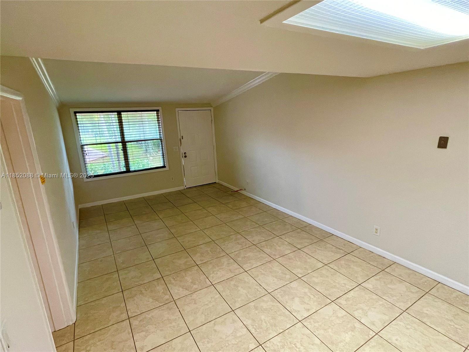 SOUTHGATE VILLAS CONDO - Residential Lease