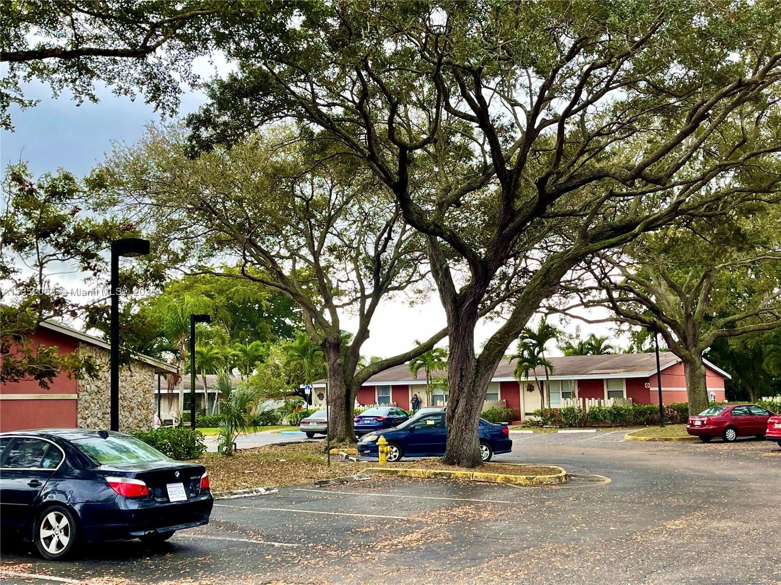 SOUTHGATE VILLAS CONDO - Residential Lease