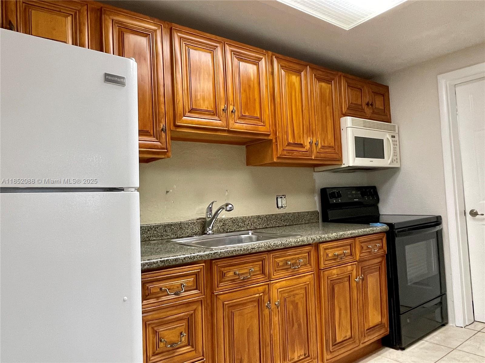 SOUTHGATE VILLAS CONDO - Residential Lease