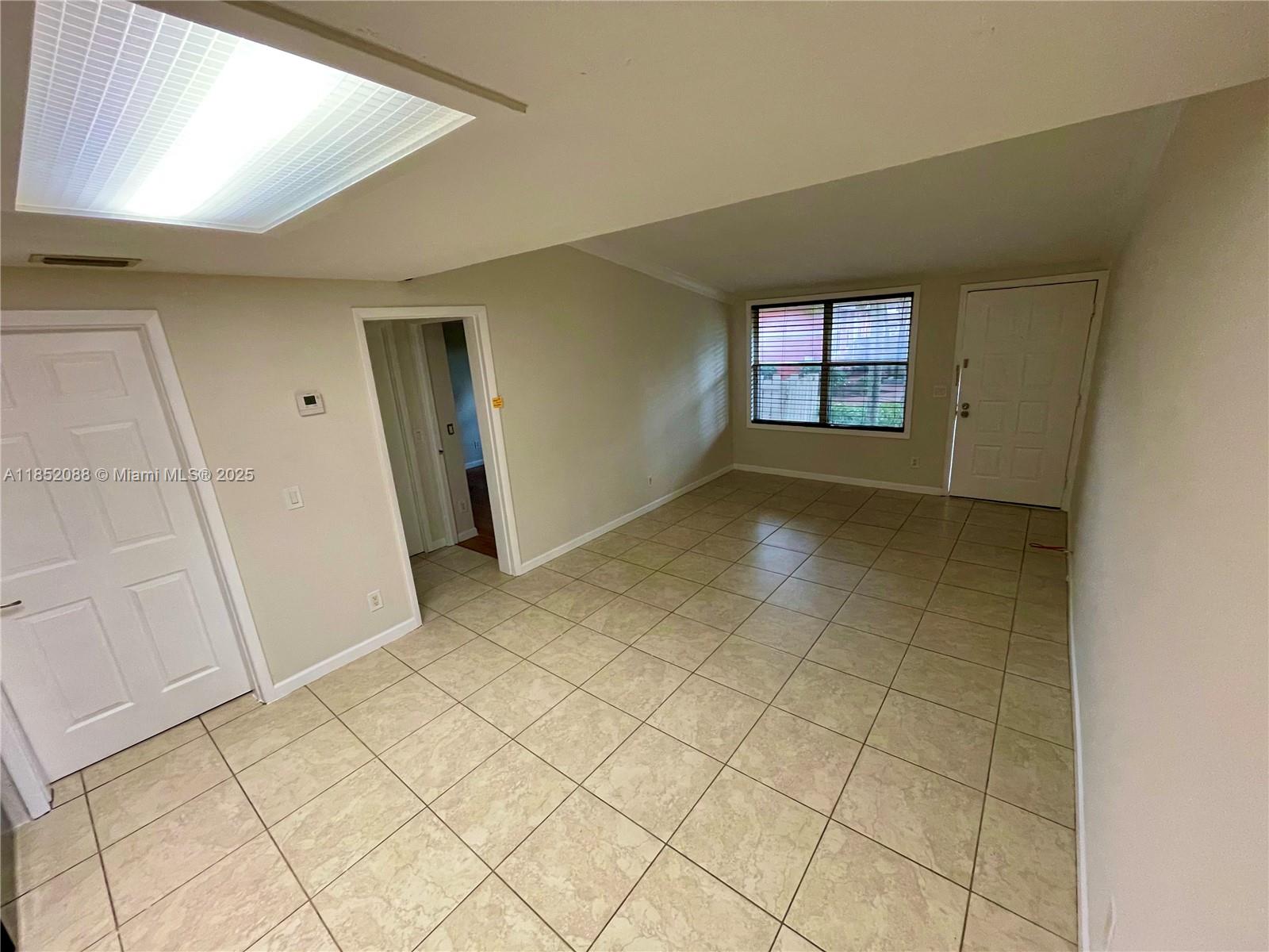 SOUTHGATE VILLAS CONDO - Residential Lease
