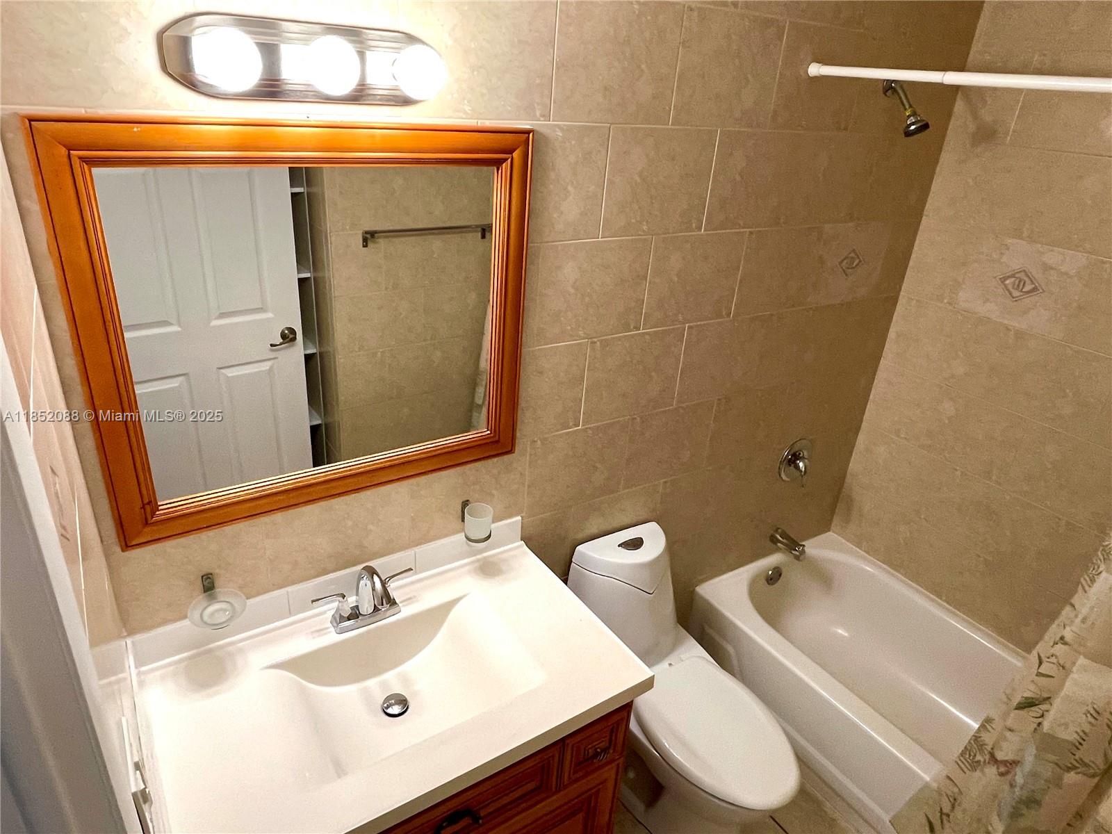 SOUTHGATE VILLAS CONDO - Residential Lease