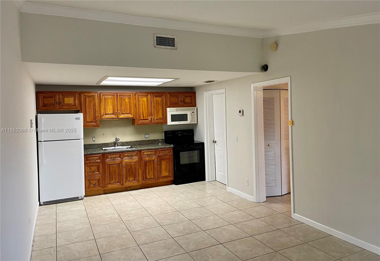 SOUTHGATE VILLAS CONDO - Residential Lease