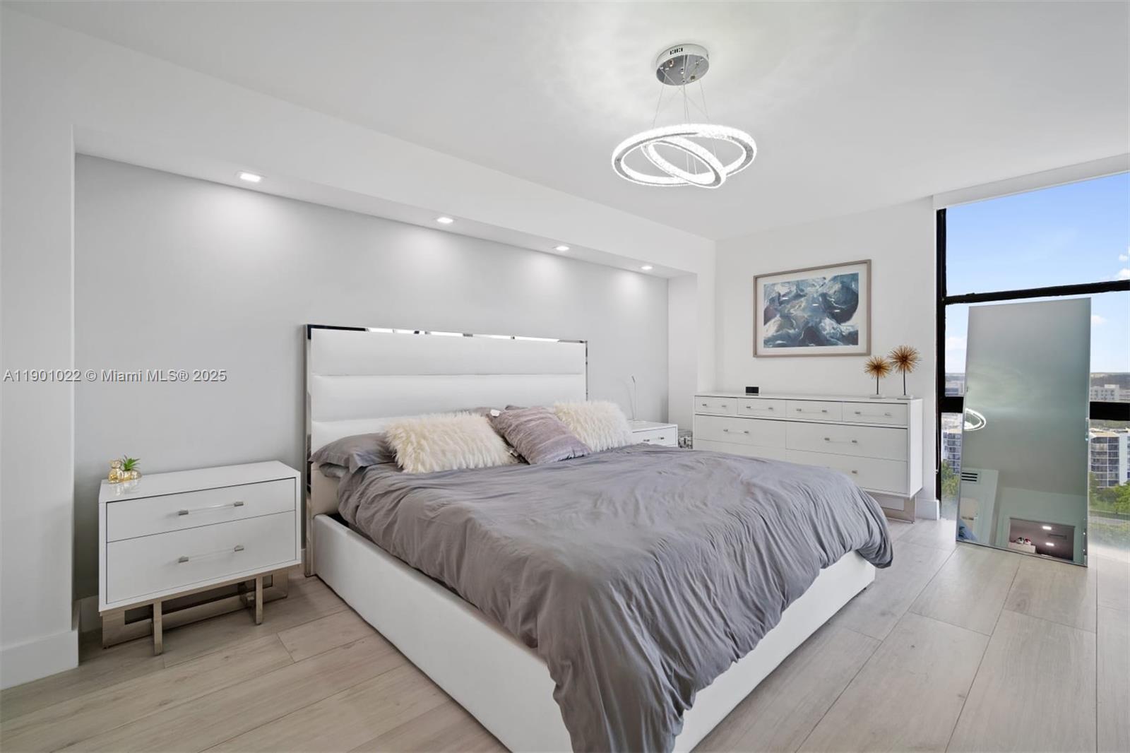 CORONADO CONDO- TOWER II - Residential Lease