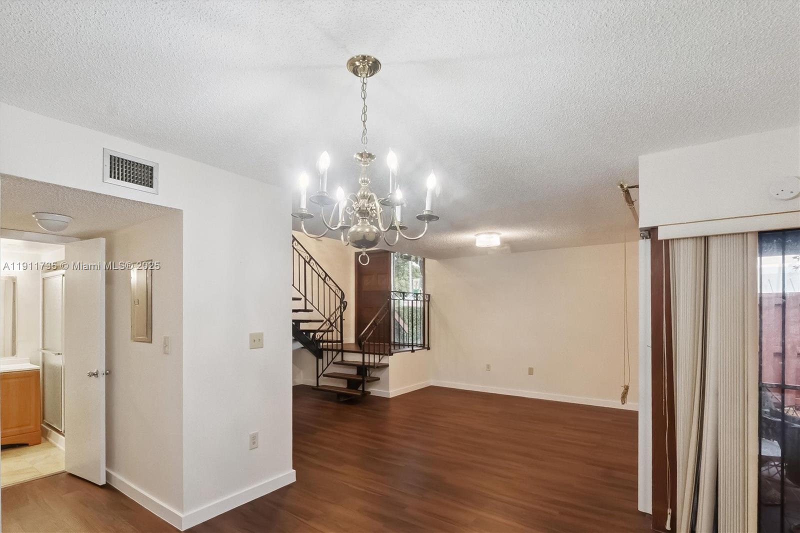 SUMMERSET CONDO PH I - Residential Lease