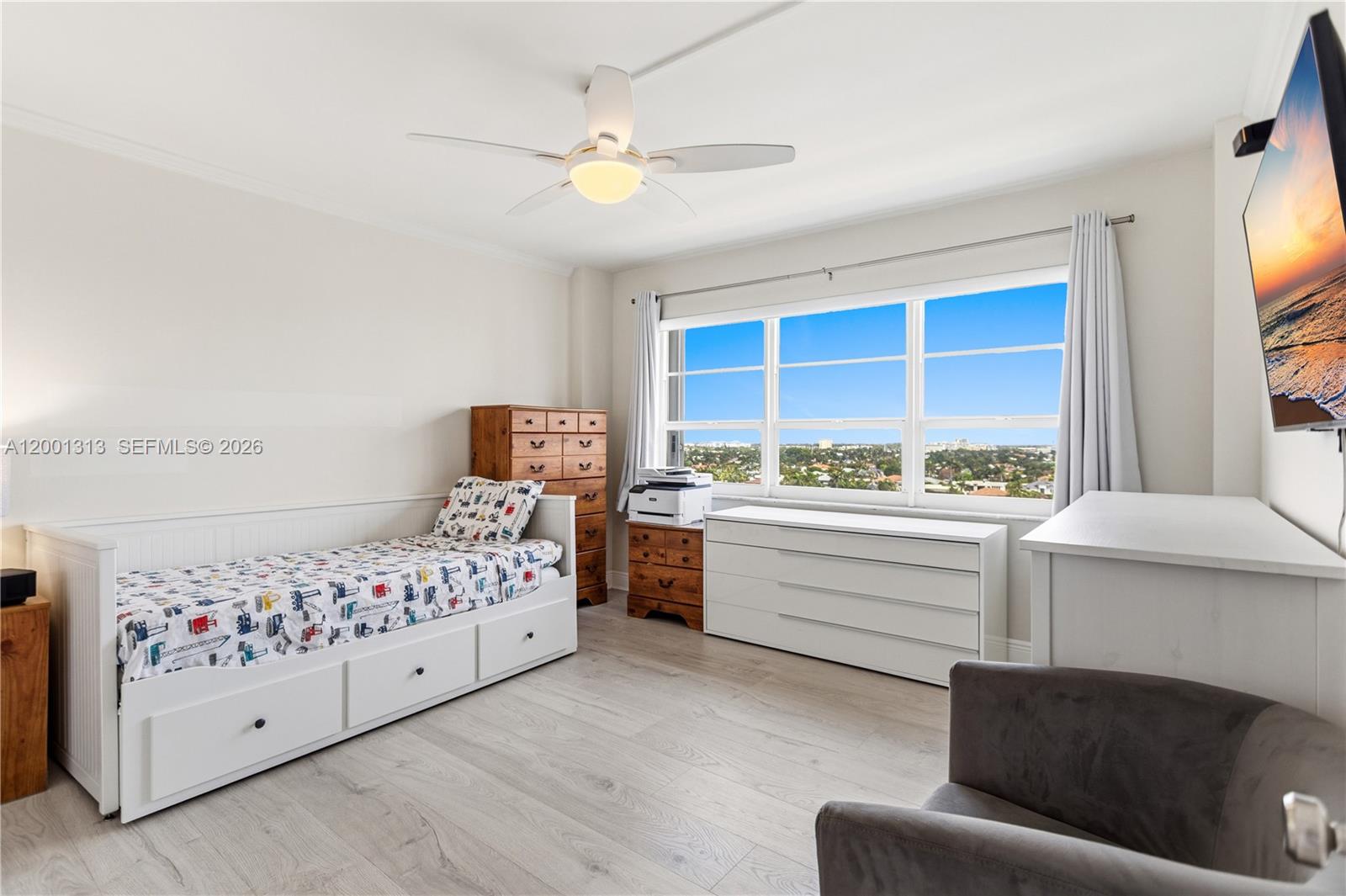 ESSEX TOWER CONDO - Residential