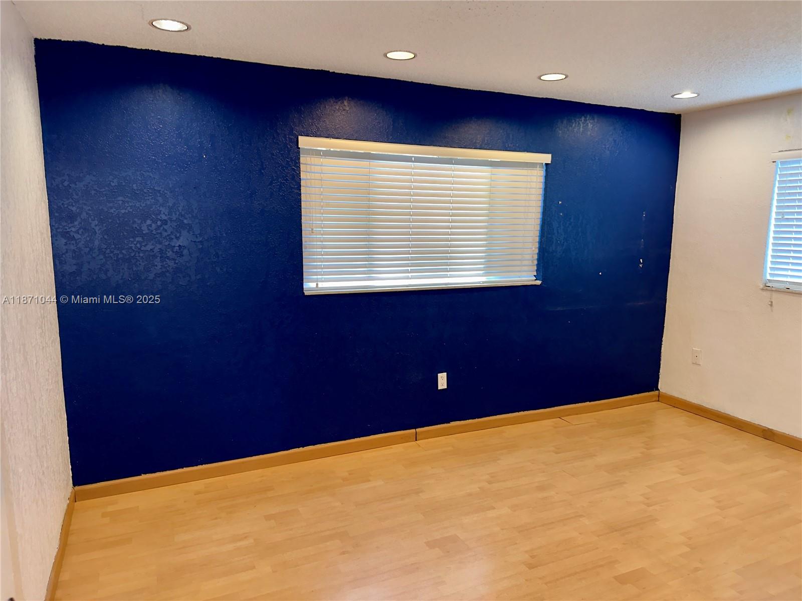 2ND ADDN TO HIGHLAND GARD - Residential