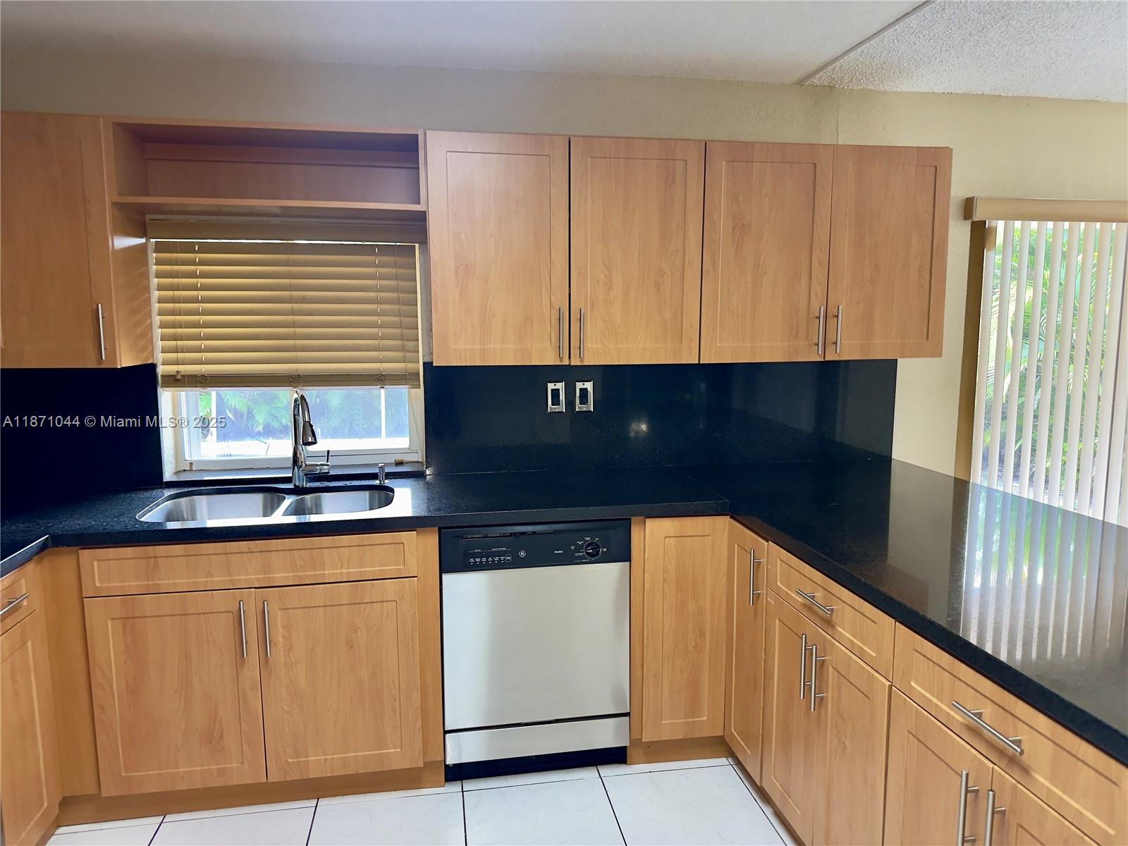 2ND ADDN TO HIGHLAND GARD - Residential