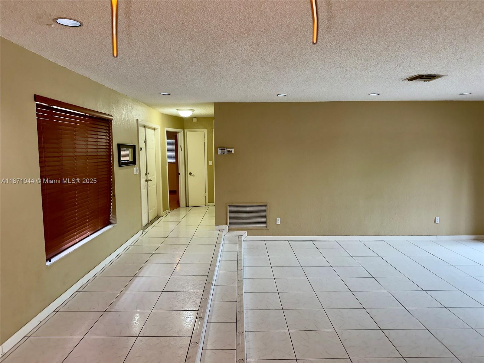 2ND ADDN TO HIGHLAND GARD - Residential