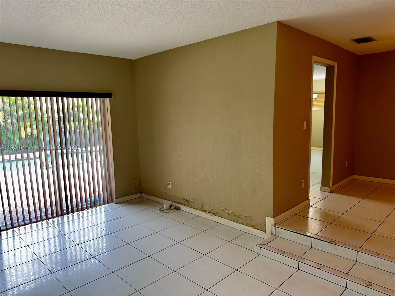 2ND ADDN TO HIGHLAND GARD - Residential