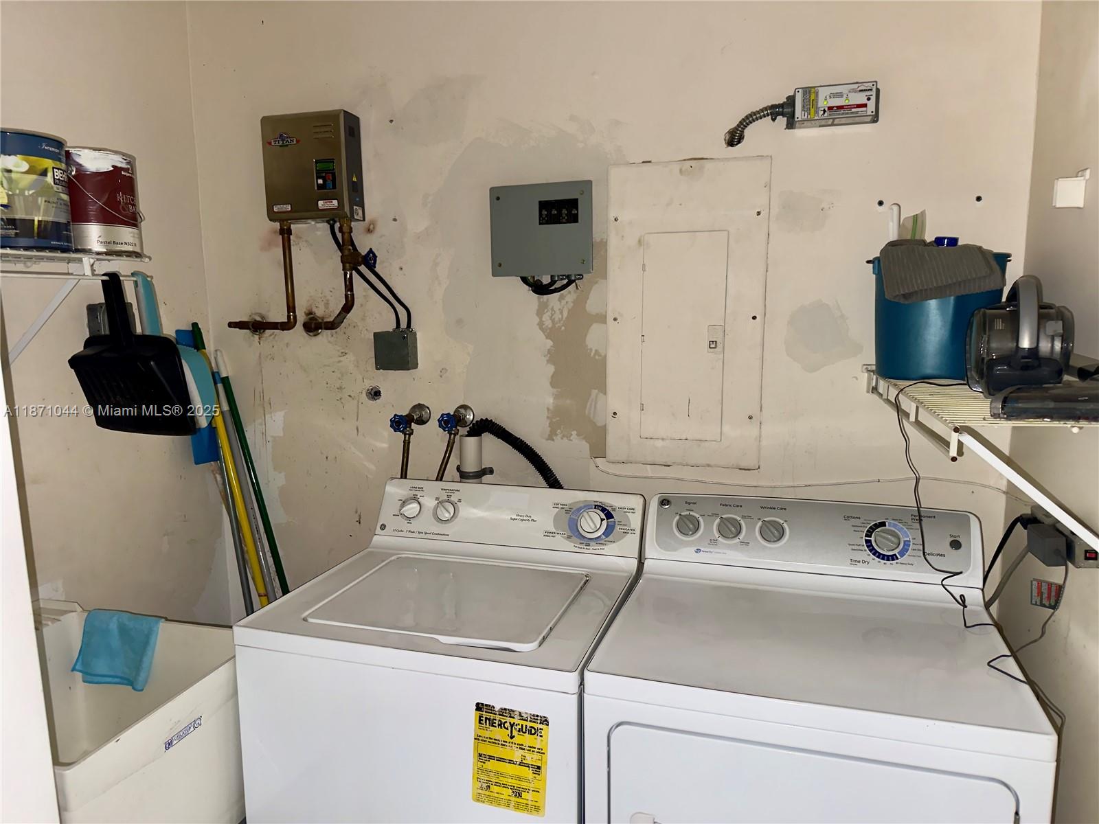 2ND ADDN TO HIGHLAND GARD - Residential