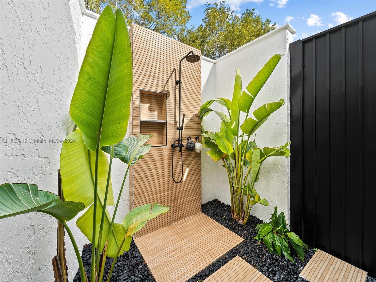 CORAL GABLES SEC E - Residential