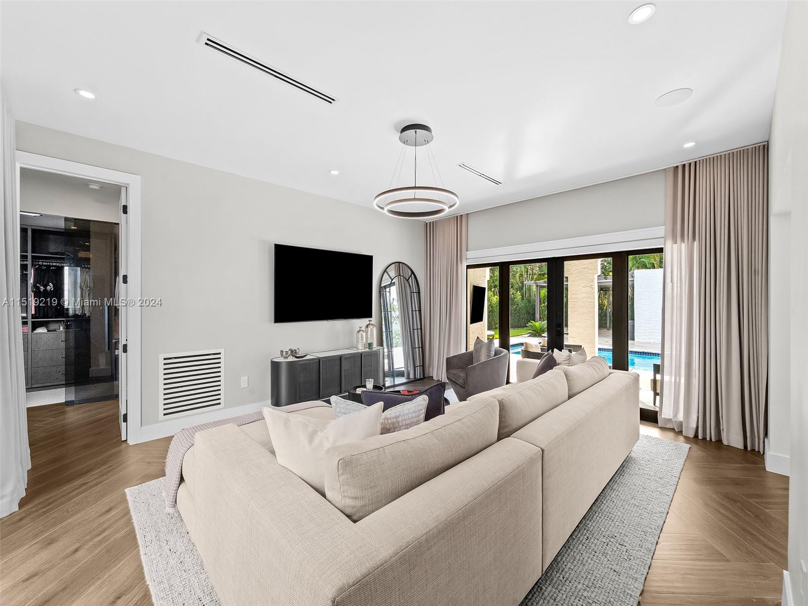 CORAL GABLES SEC E - Residential