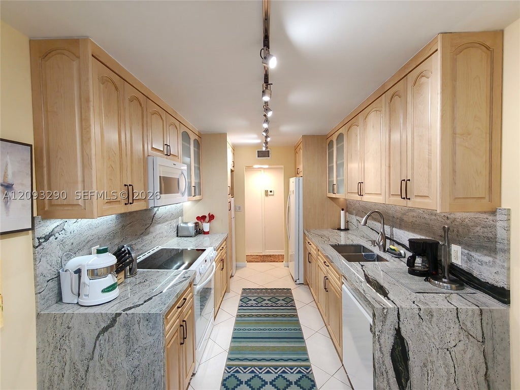 Photo of 2751 S Ocean Dr #1106S, Hollywood, FL 33019 (MLS # A12093290)