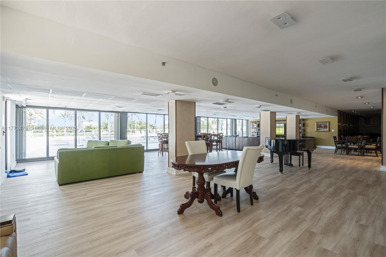 THE PLAZA OF BAL HARBOUR - Residential