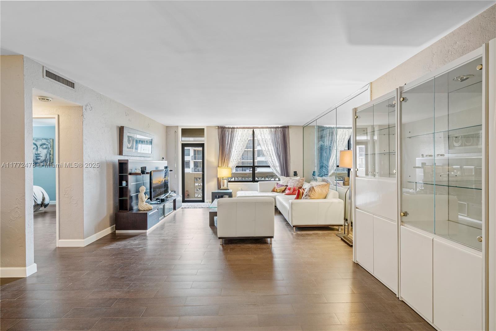 THE PLAZA OF BAL HARBOUR - Residential