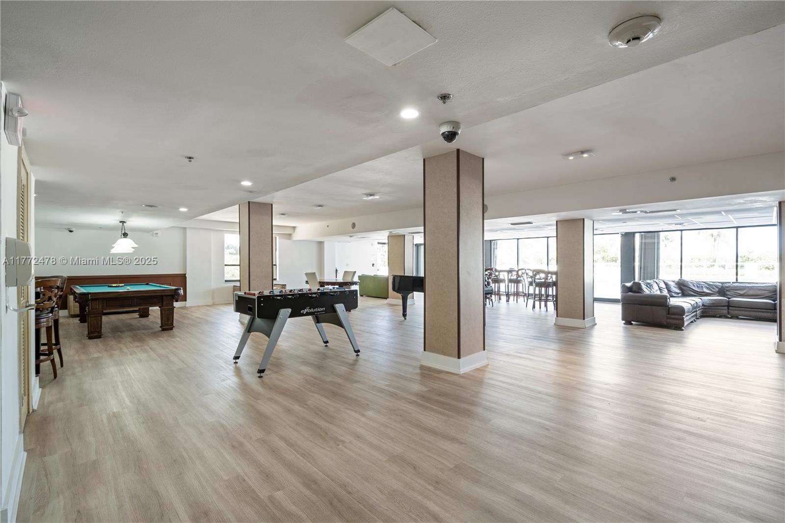 THE PLAZA OF BAL HARBOUR - Residential