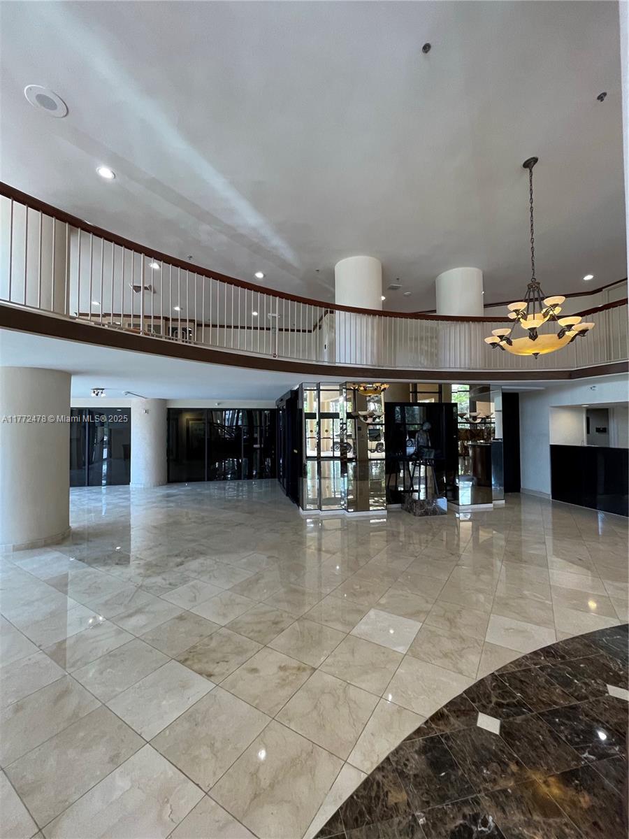 10185 Collins Ave 1110