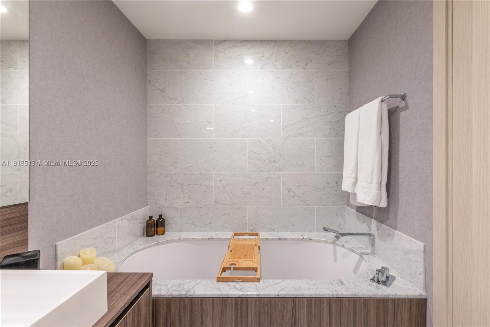 BRICKELL FLATIRON CONDO - Residential Lease