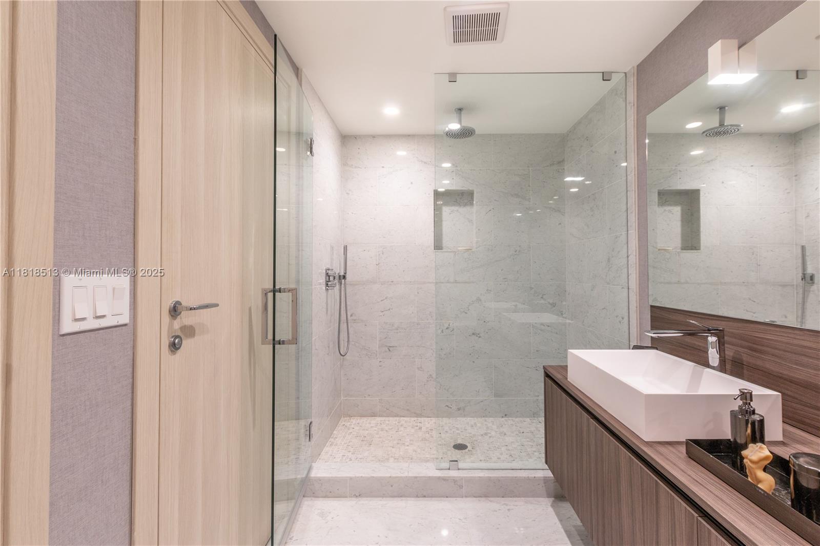 BRICKELL FLATIRON CONDO - Residential Lease