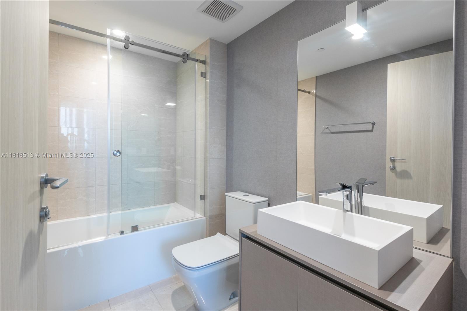 BRICKELL FLATIRON CONDO - Residential Lease