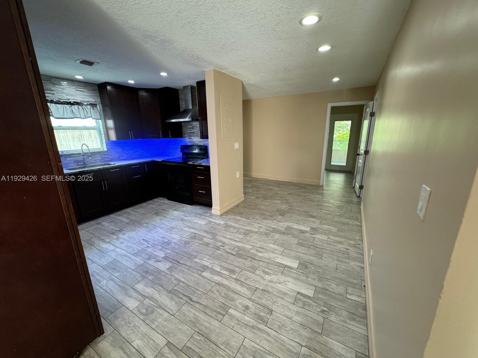 LAUDERDALE NORTH PARK SEC - Residential