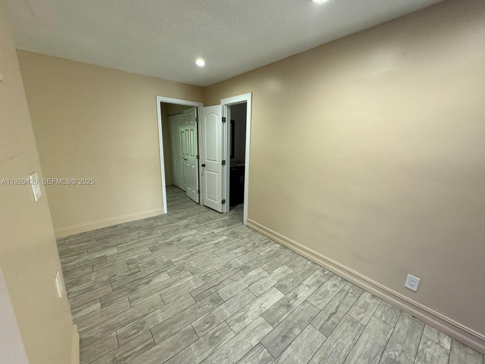 LAUDERDALE NORTH PARK SEC - Residential