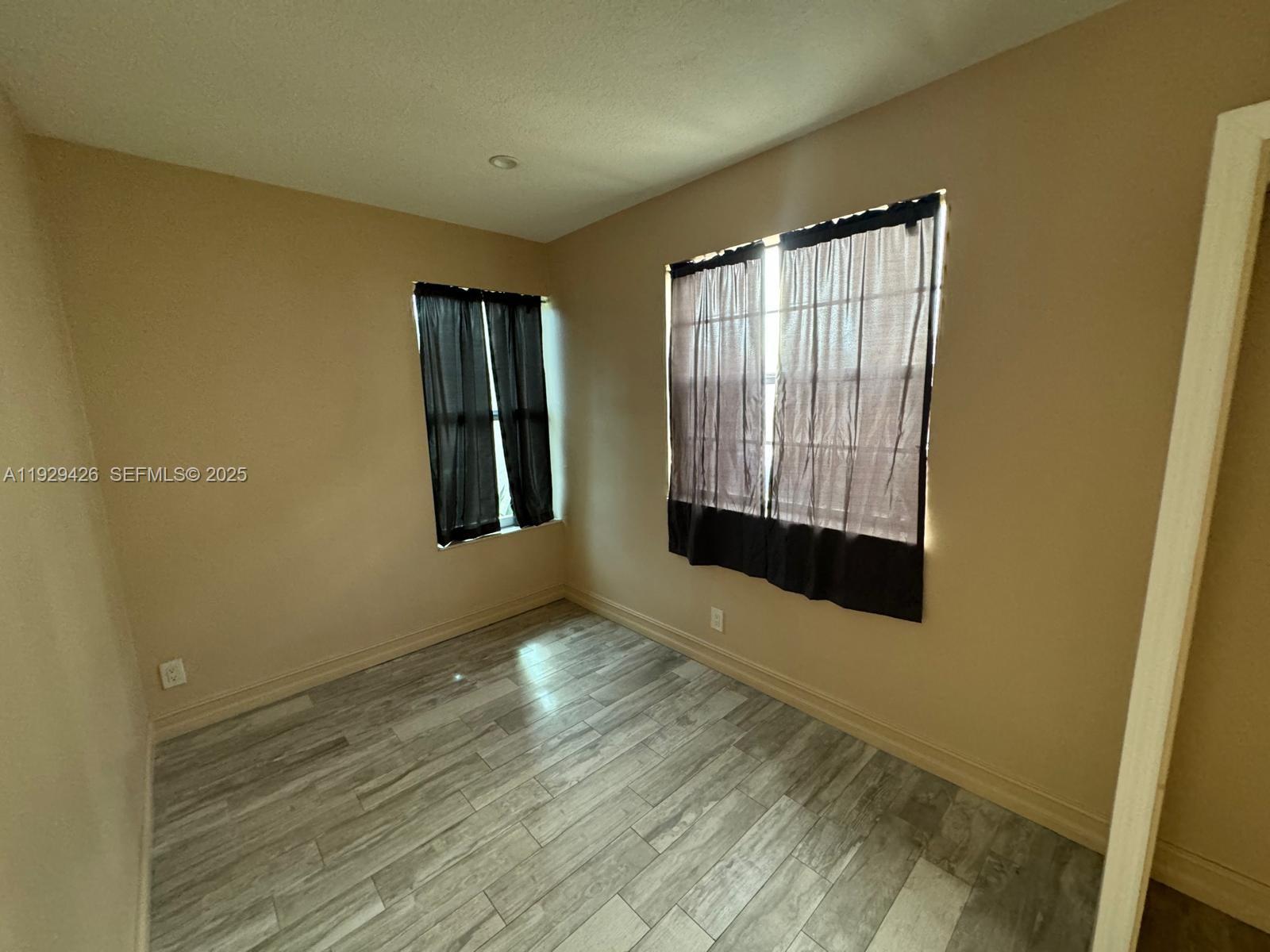 LAUDERDALE NORTH PARK SEC - Residential