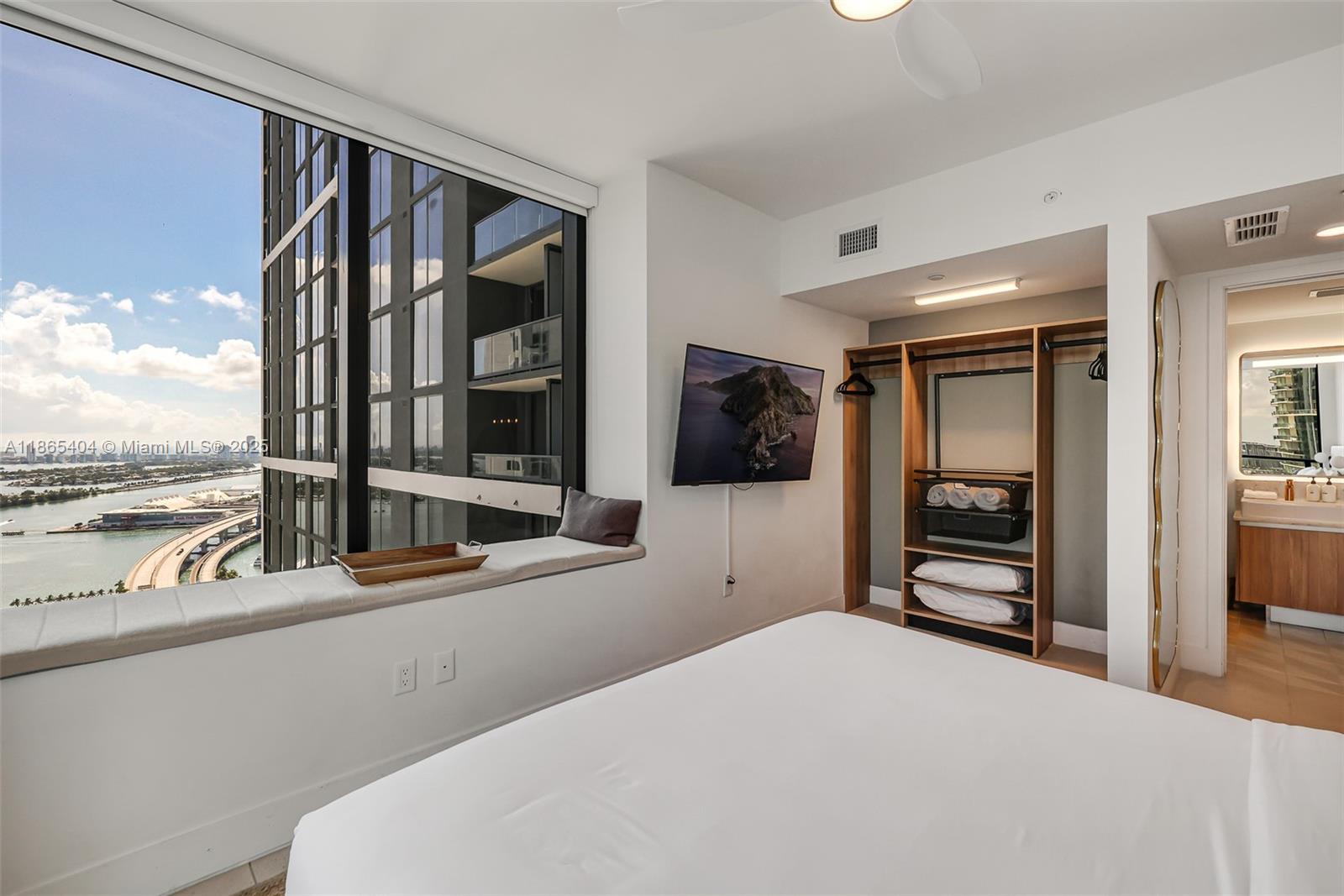 159 NE 6th St 3601