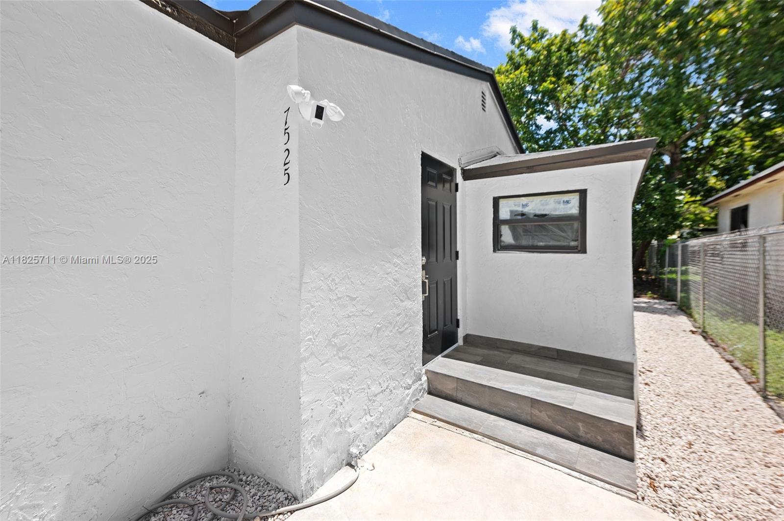 7525 NW 15th Ave, Miami, FL, 33147/$429,000 2 7525 NW 15th Ave