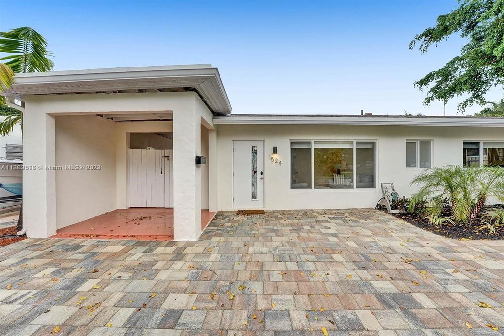 Photo of 1524 NE 15th Ave #-, Fort Lauderdale, FL 33304 (MLS # A11363596)