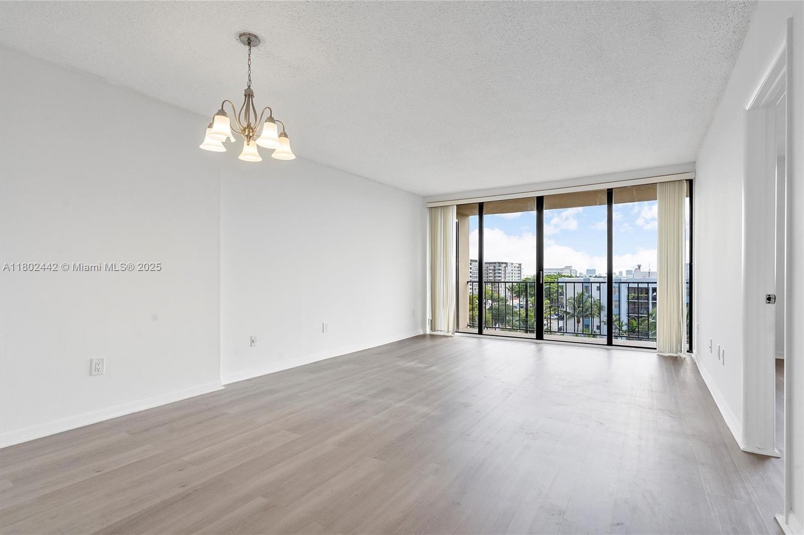 GREENWICH PH I CONDO - Residential