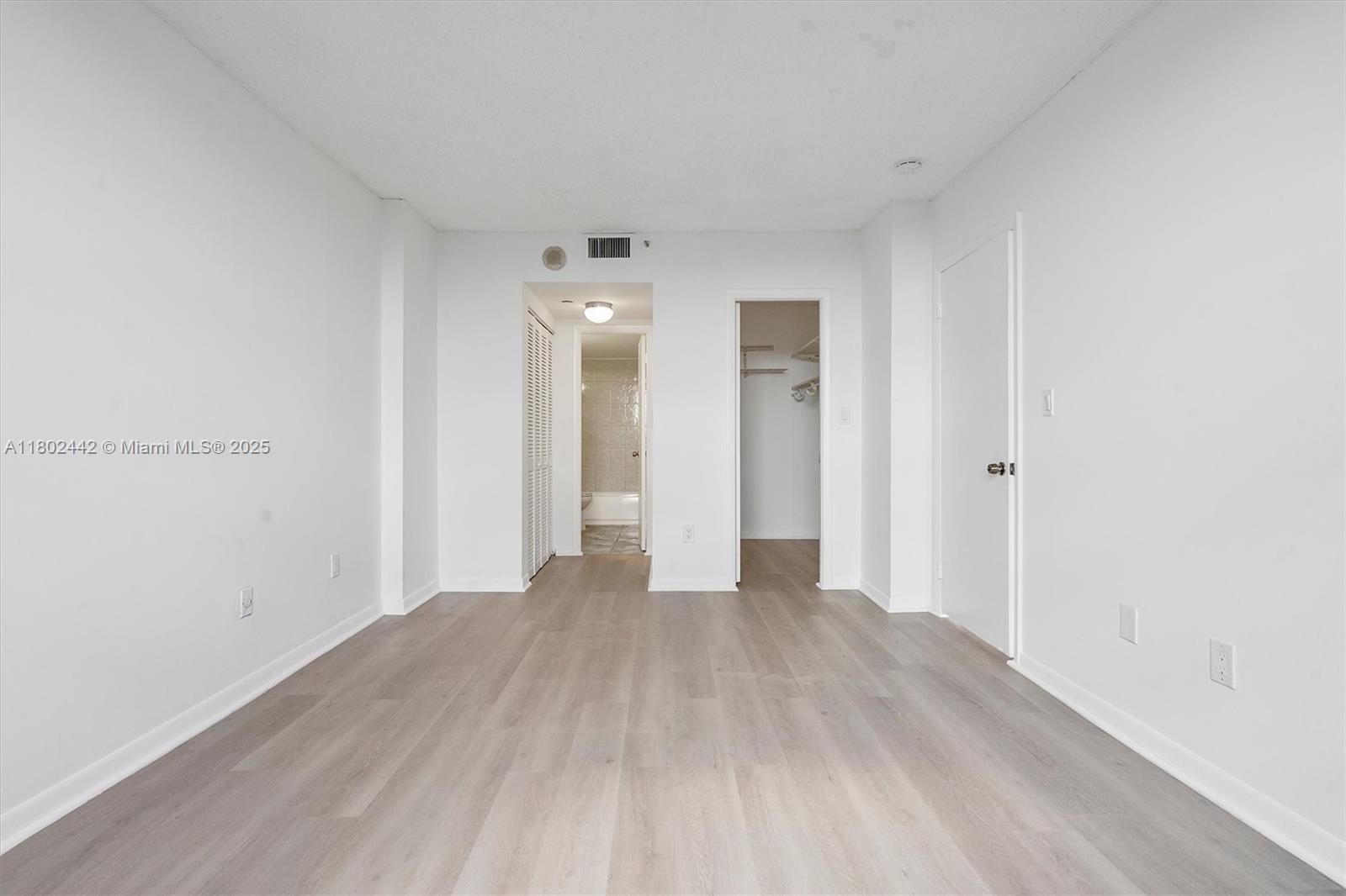 GREENWICH PH I CONDO - Residential