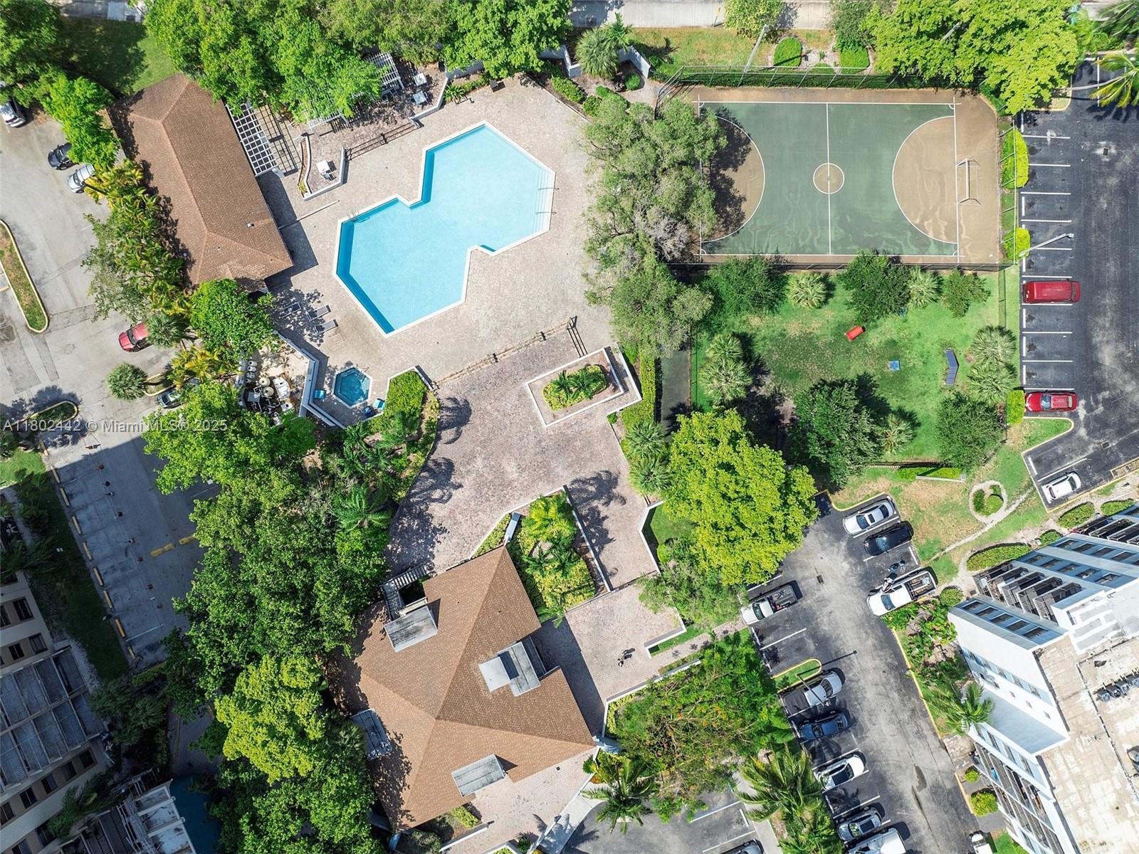 GREENWICH PH I CONDO - Residential