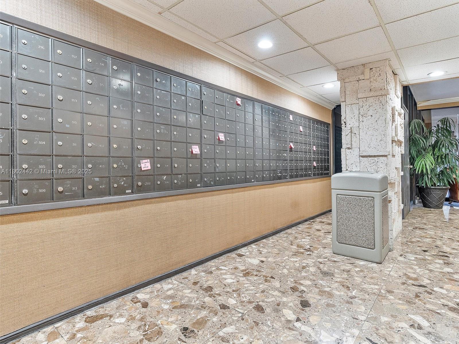 GREENWICH PH I CONDO - Residential