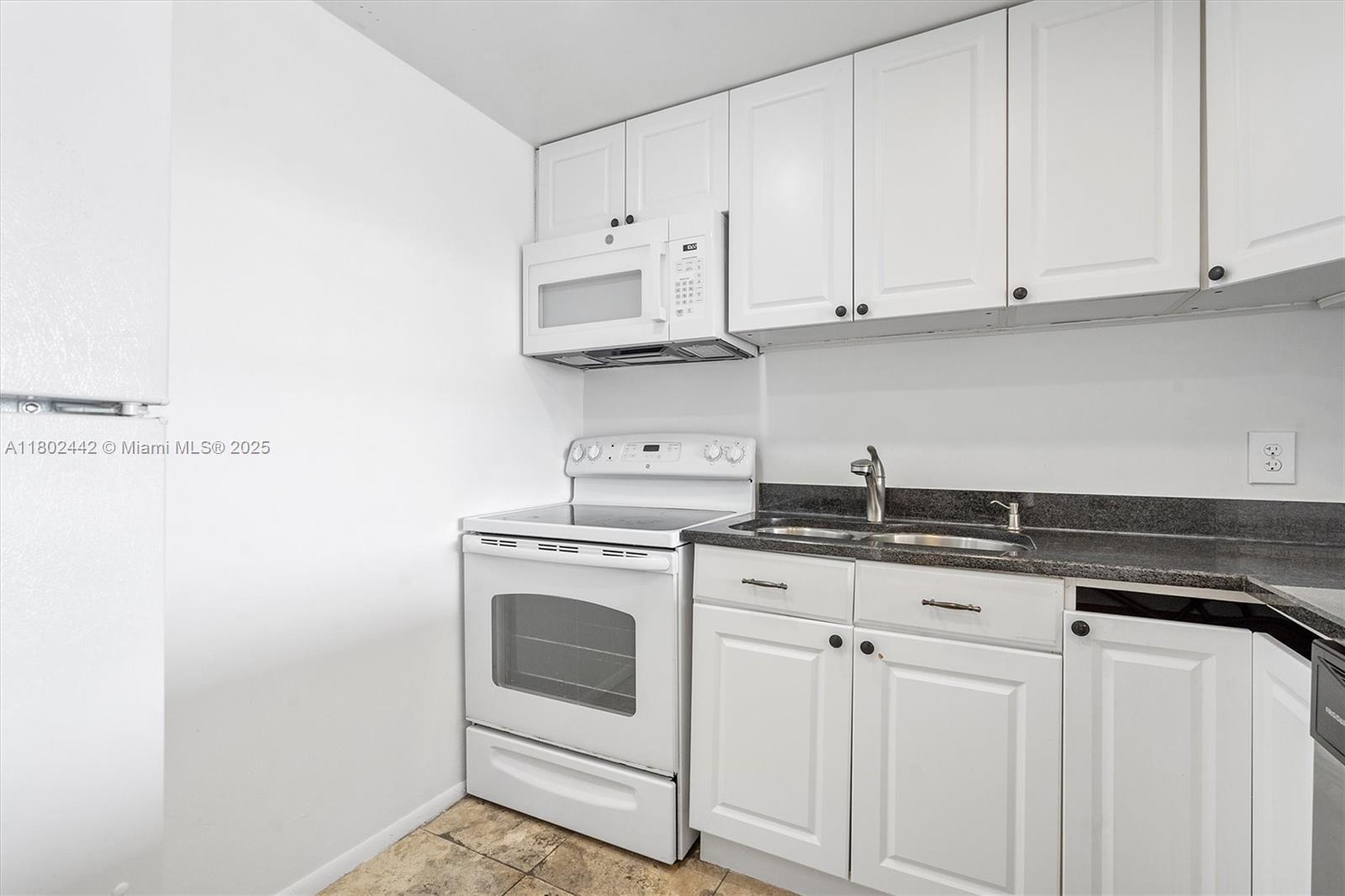 GREENWICH PH I CONDO - Residential