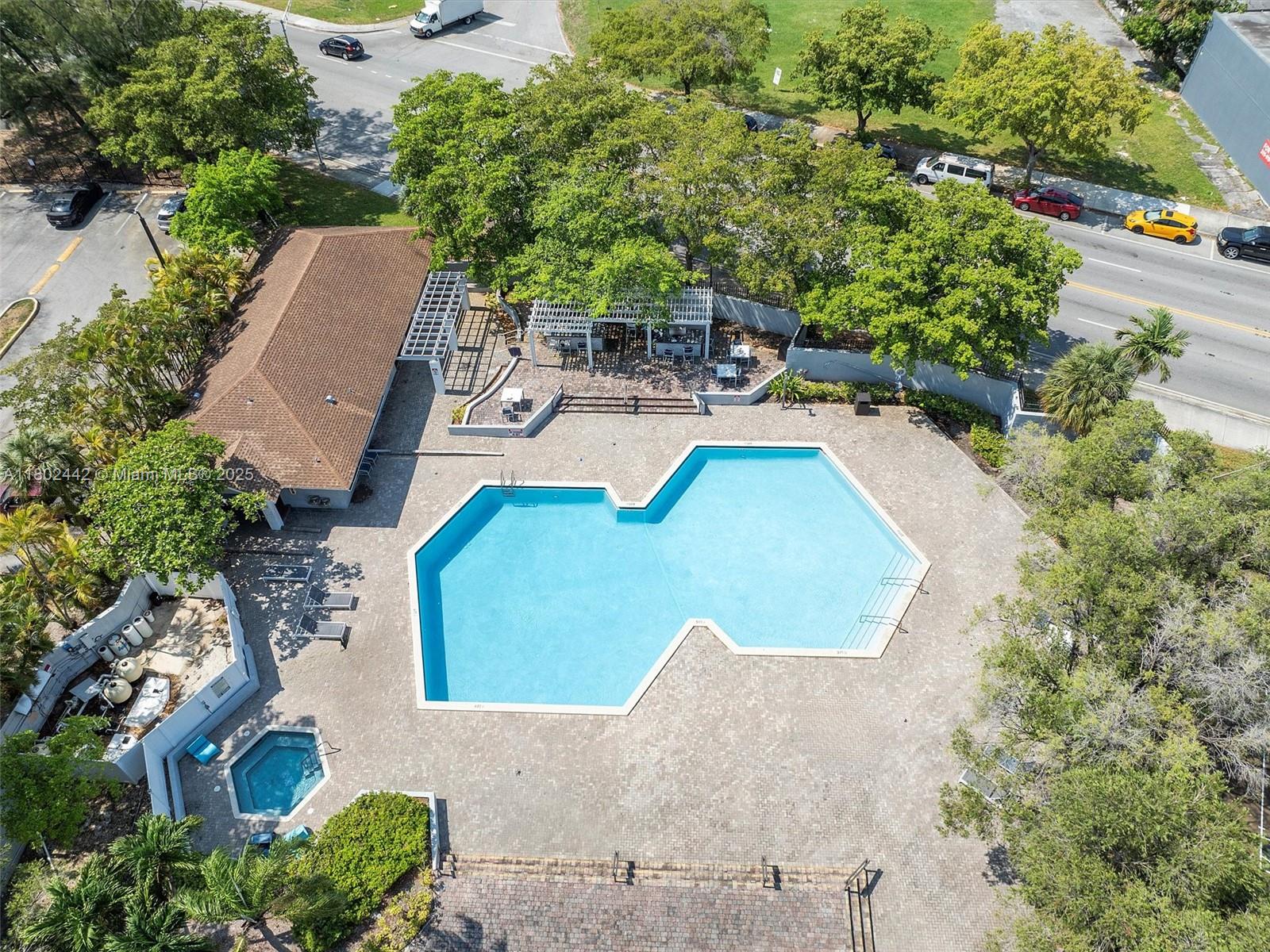 GREENWICH PH I CONDO - Residential