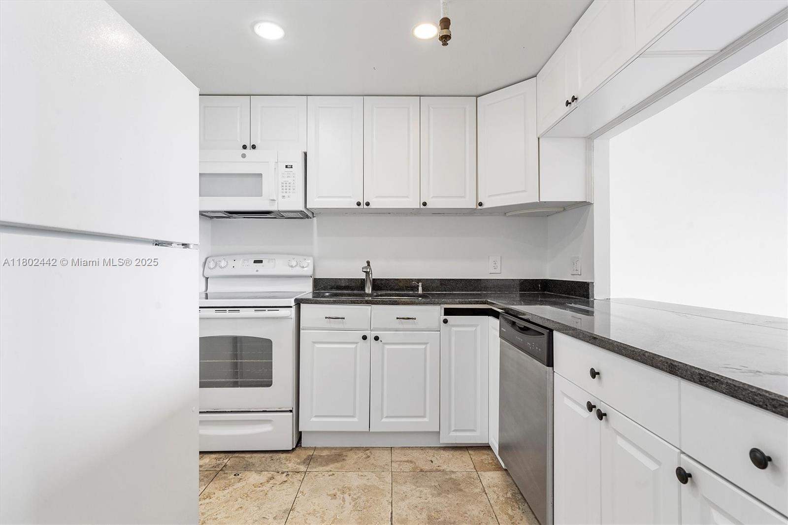 GREENWICH PH I CONDO - Residential