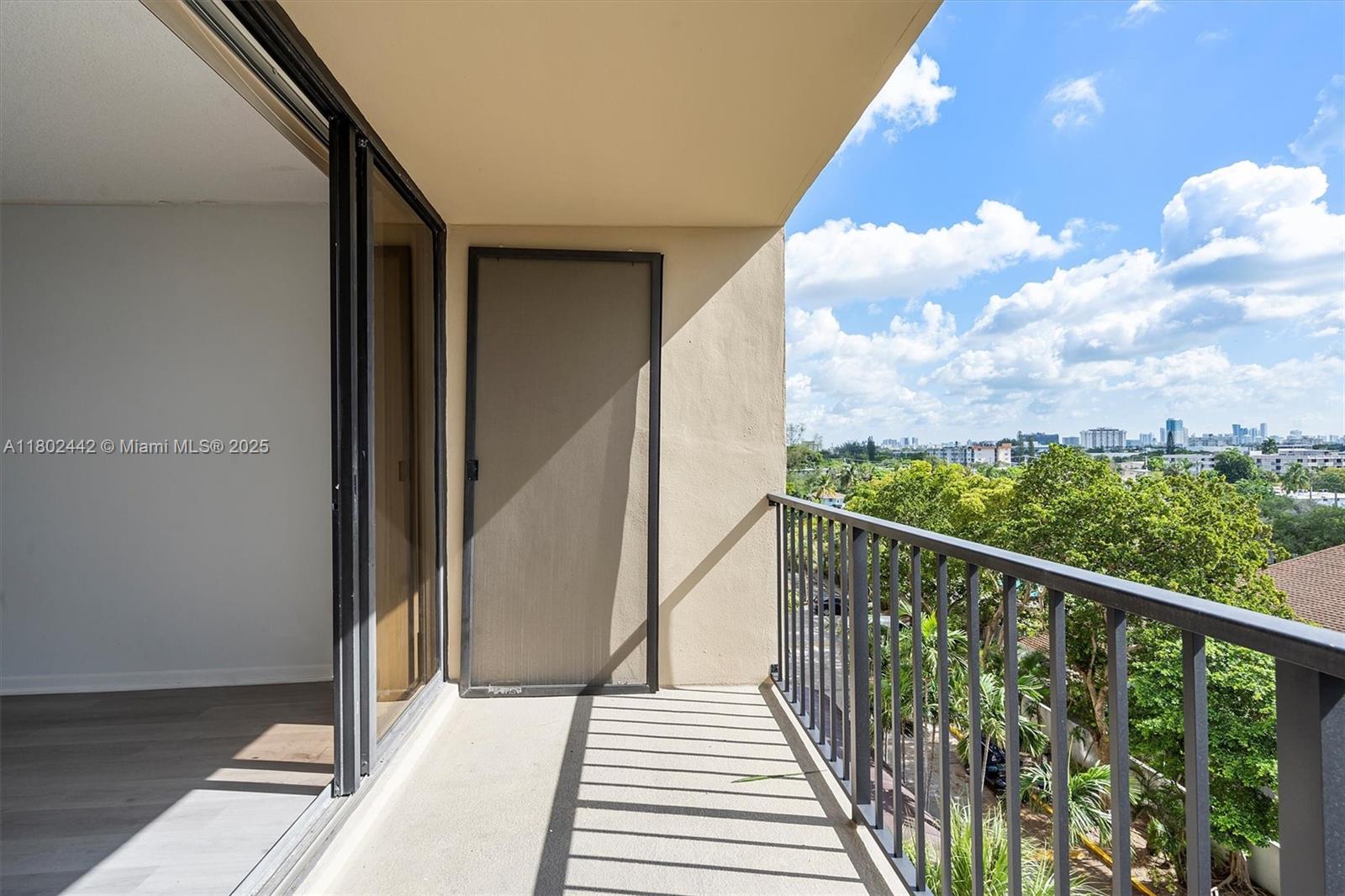 GREENWICH PH I CONDO - Residential