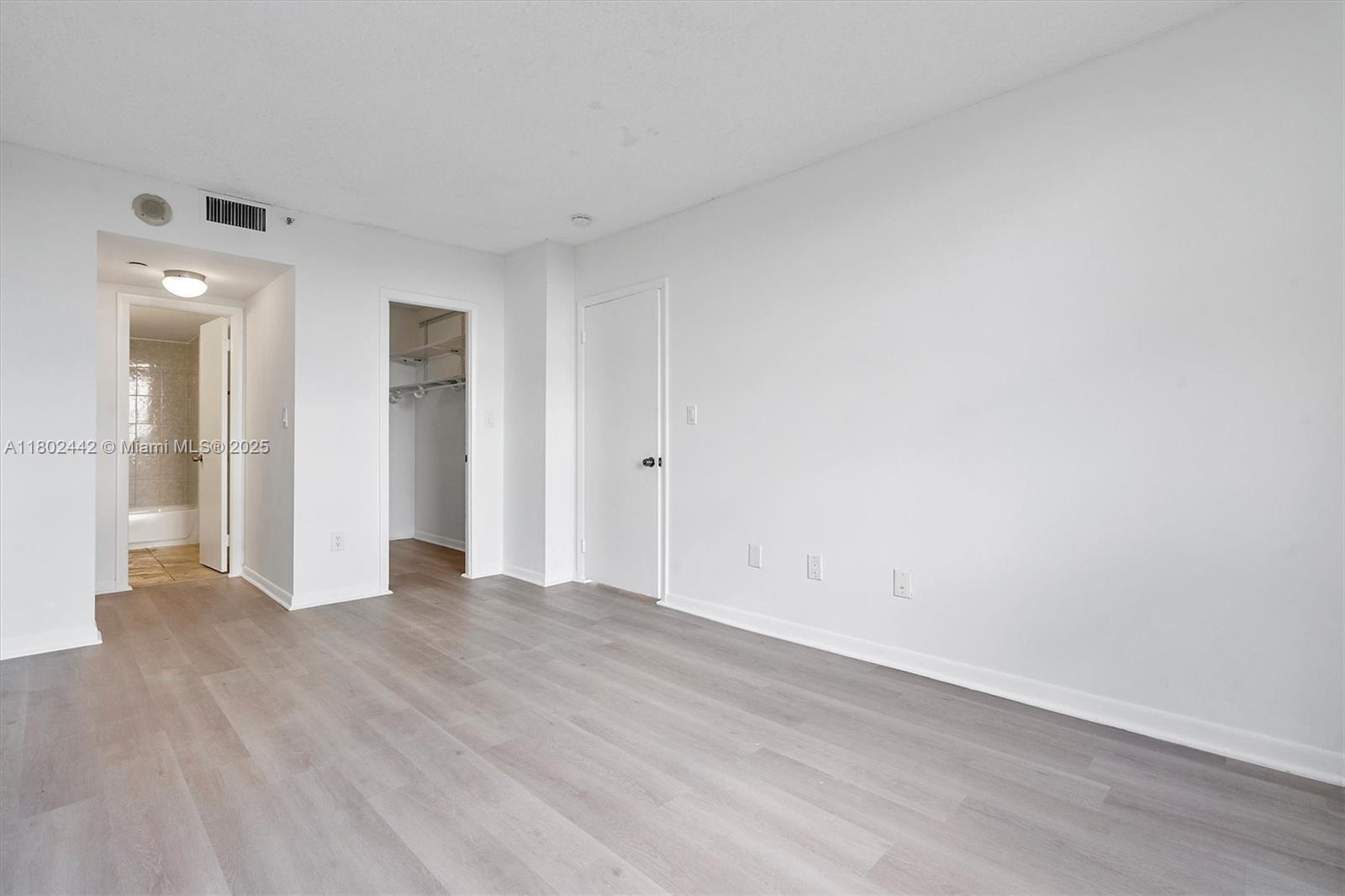 GREENWICH PH I CONDO - Residential