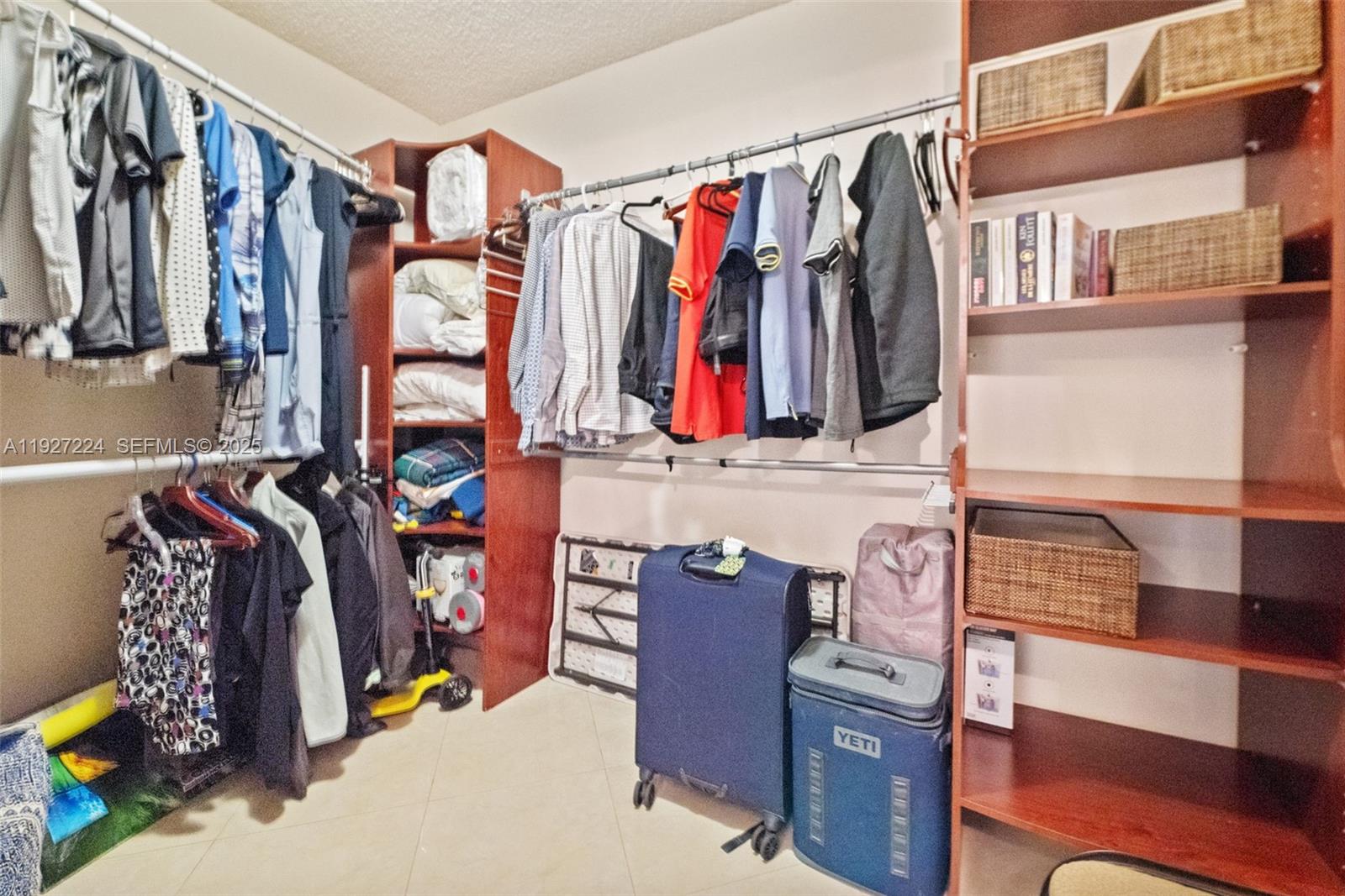 HARBOR TWS AT THE WATERWA - Residential