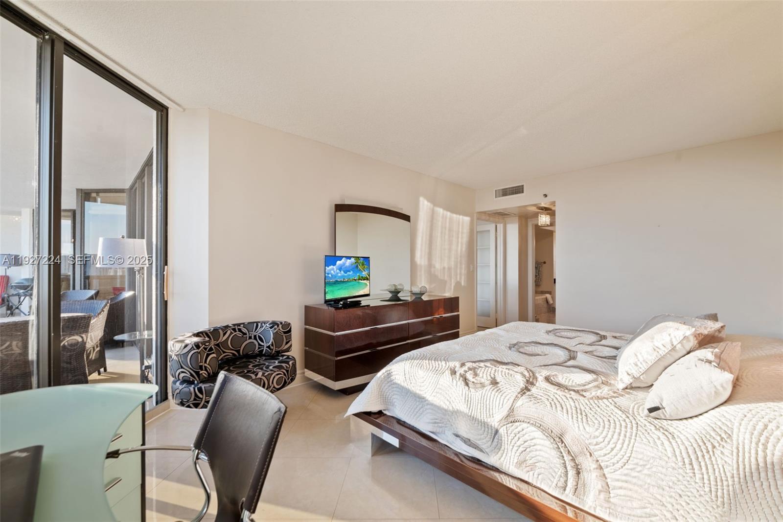 HARBOR TWS AT THE WATERWA - Residential