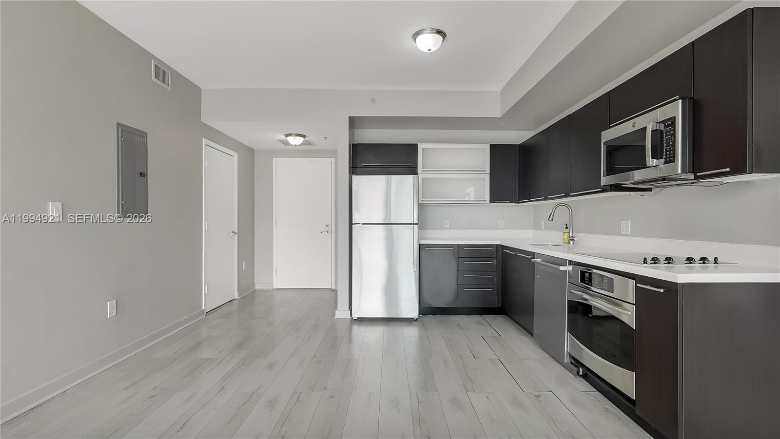 IVY CONDO - Residential